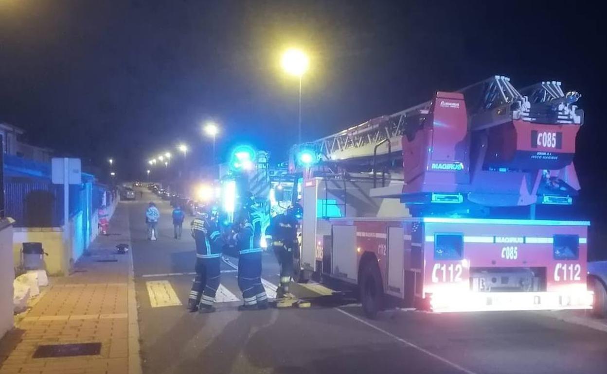 Valladolid Un incendio calcina la cocina de una casa de Fuensaldaña